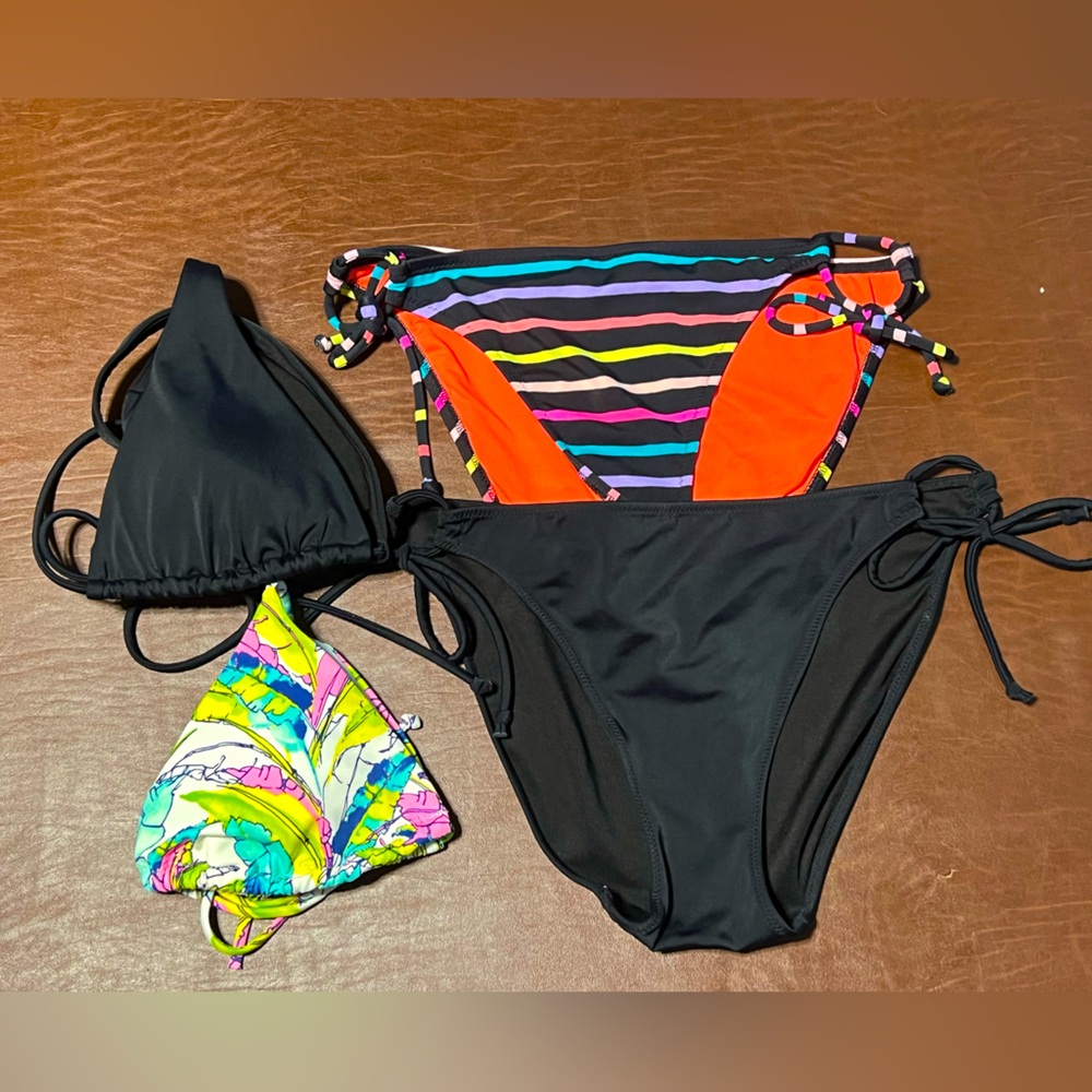 EUC, Size Medium, Victoria’s Secret bikini bundle 🏊‍♀️